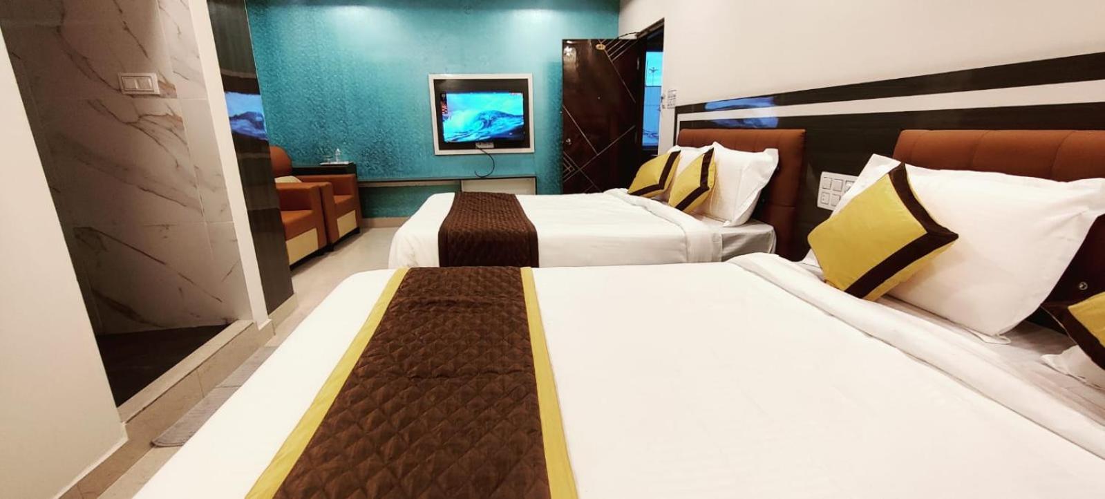 Aadya Inn New Luxury Hotel Тирупати Экстерьер фото
